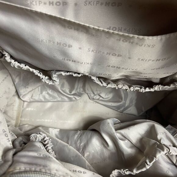 Skip Hop High line convertible Diaper Bag Beige & gray canvas tan leather straps - Picture 11 of 16